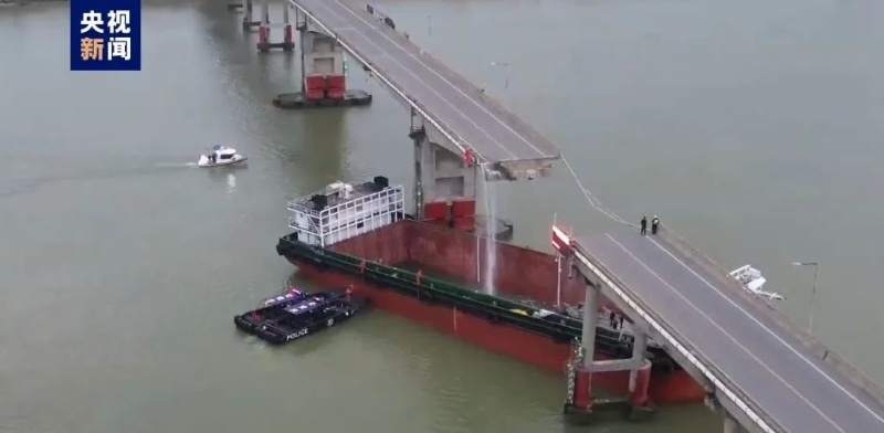 广州南沙一大桥被船只撞断 事故原因正在调查